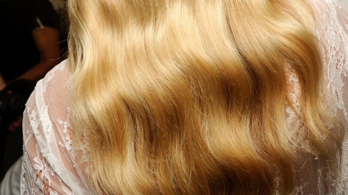 Μικρά μυστικά για να μακρύνετε τα μαλλιά σας γρήγορα!