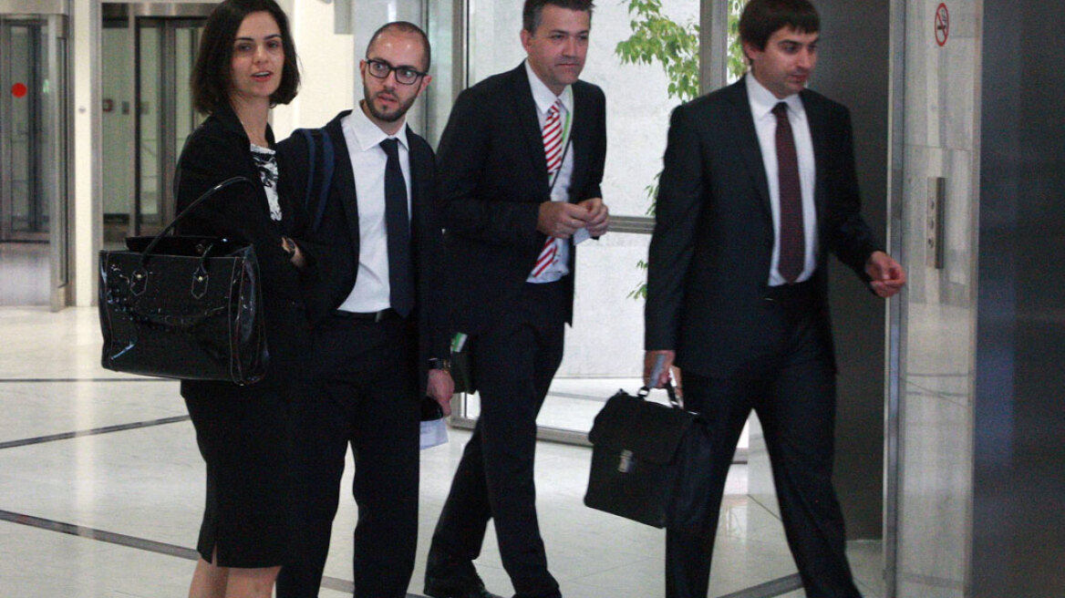 Η Τρόικα άρχισε το ξεσκόνισμα του κυπριακού μνημονίου 