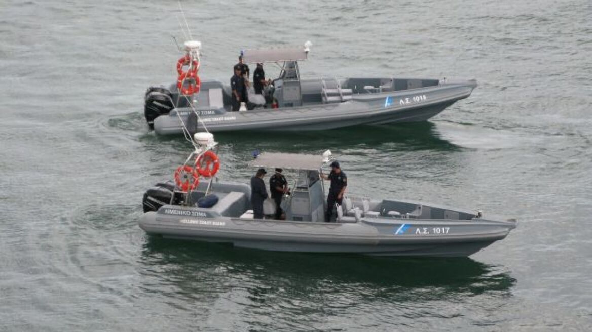 Δωρεά δέκα ταχύπλοων φουσκωτών στο Λιμενικό από το Ίδρυμα Νιάρχου