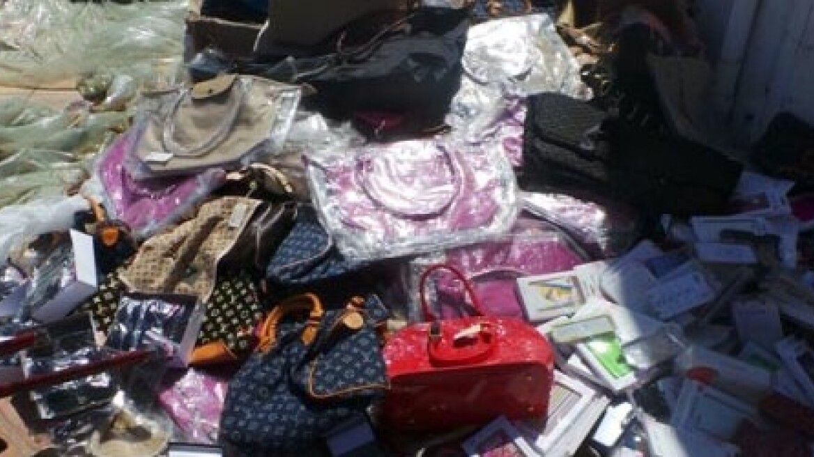 Κατασχέθηκαν 1.432 προϊόντα «μαϊμού» στη Χερσόνησο 