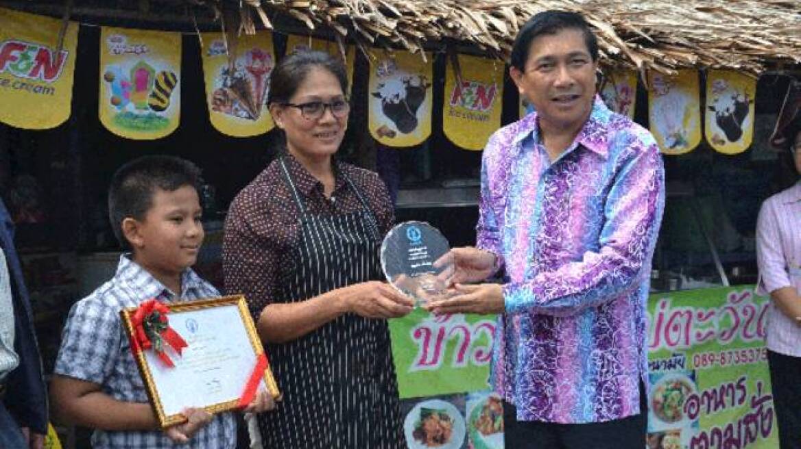 Ταϊλάνδη: Αδέλφια βρήκαν τη γυναίκα που τους έσωσε από το τσουνάμι