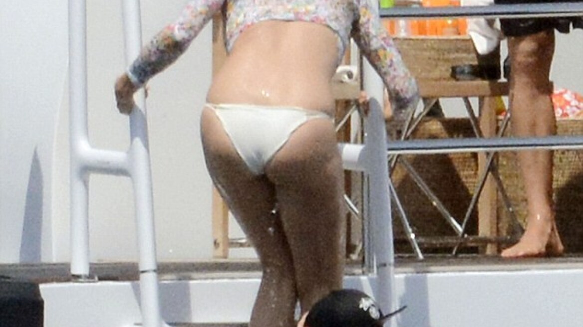 Δείτε την Cameron Diaz να κάνει βουτιές στο Κάπρι