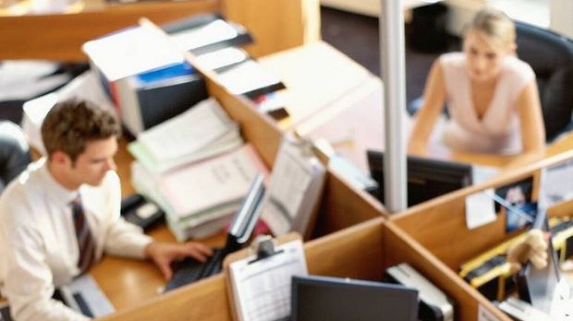 Mειώνεται ο φόβος απώλειας εργασίας στην Ελλάδα