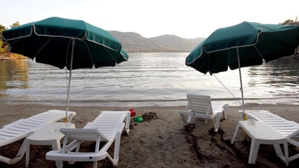 Πέφτει η θερμοκρασία, συνεχίζουν οι βροχές