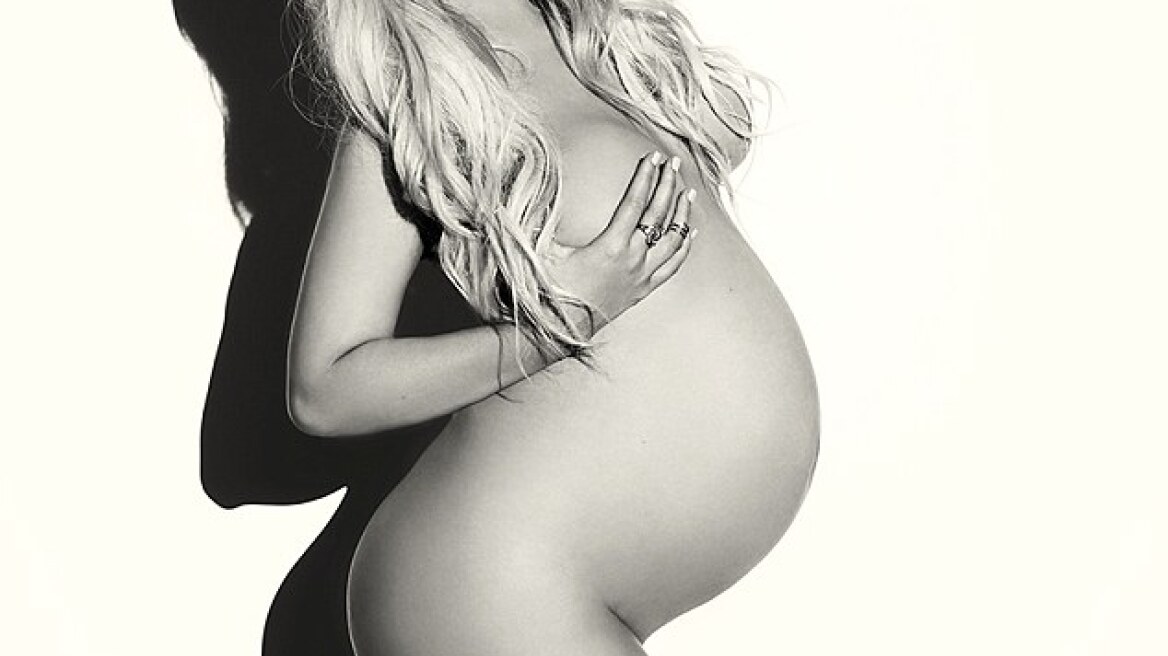 Christina Aguilera: Φωτογραφίζεται γυμνή και έγκυος! 