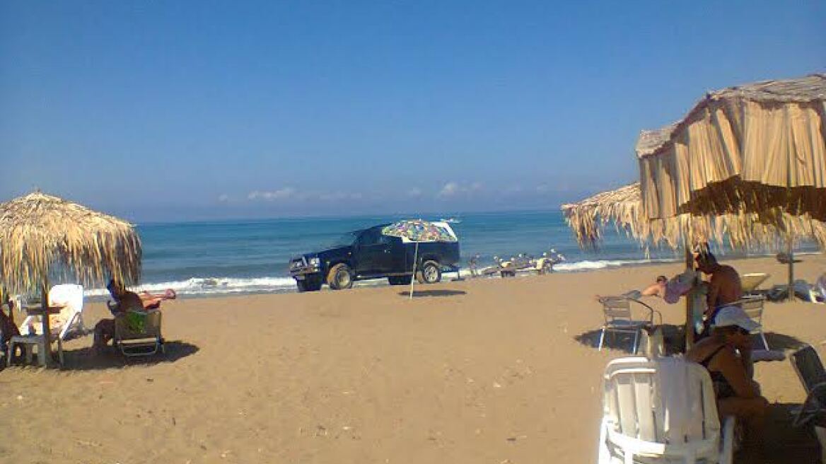 Η Φωτεινή Πιπιλή ξεσπαθώνει κατά των... Ελληναράδων