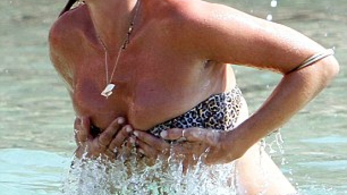 Kate Moss: Οικογενειακές διακοπές στην Ίμπιζα