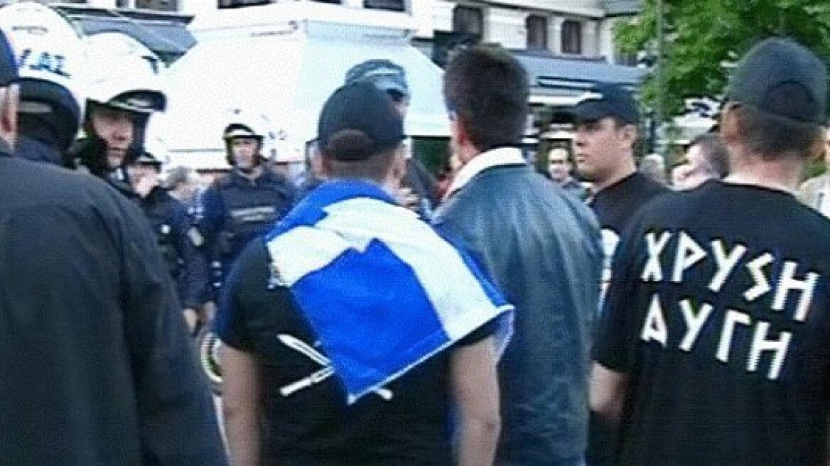 Ακρόπολη: Προσήχθησαν χρυσαυγίτες που μοίραζαν φυλλάδια