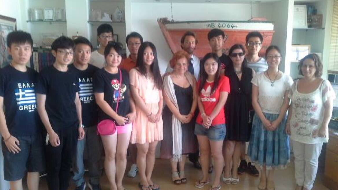 Κινέζοι φοιτητές στην Ακτή Μιαούλη στην έδρα της XRTC Business Consultants