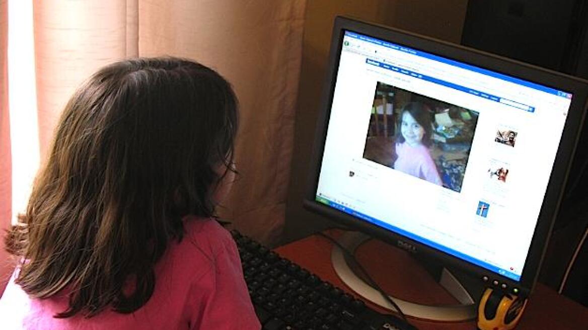 Μην «ανεβάζετε» τα παιδιά σας στο Διαδίκτυο, λέει η αστυνομία