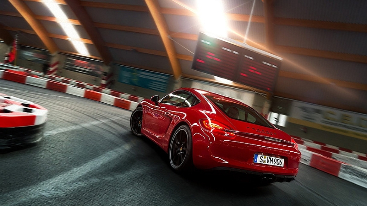 Video: Τι δουλειά έχει η Cayman GTS σε πίστα kart;