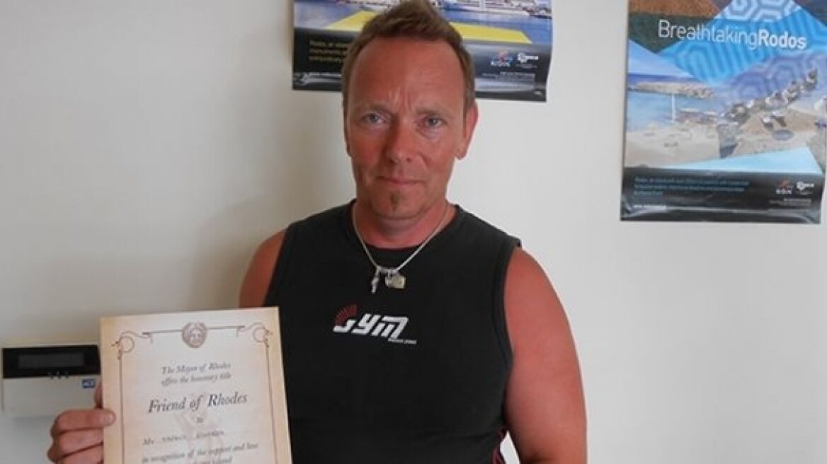 Ρόδος: Τιμητική διάκριση σε Φινλανδό που έχει κάνει... 105 φορές διακοπές στο νησί! 