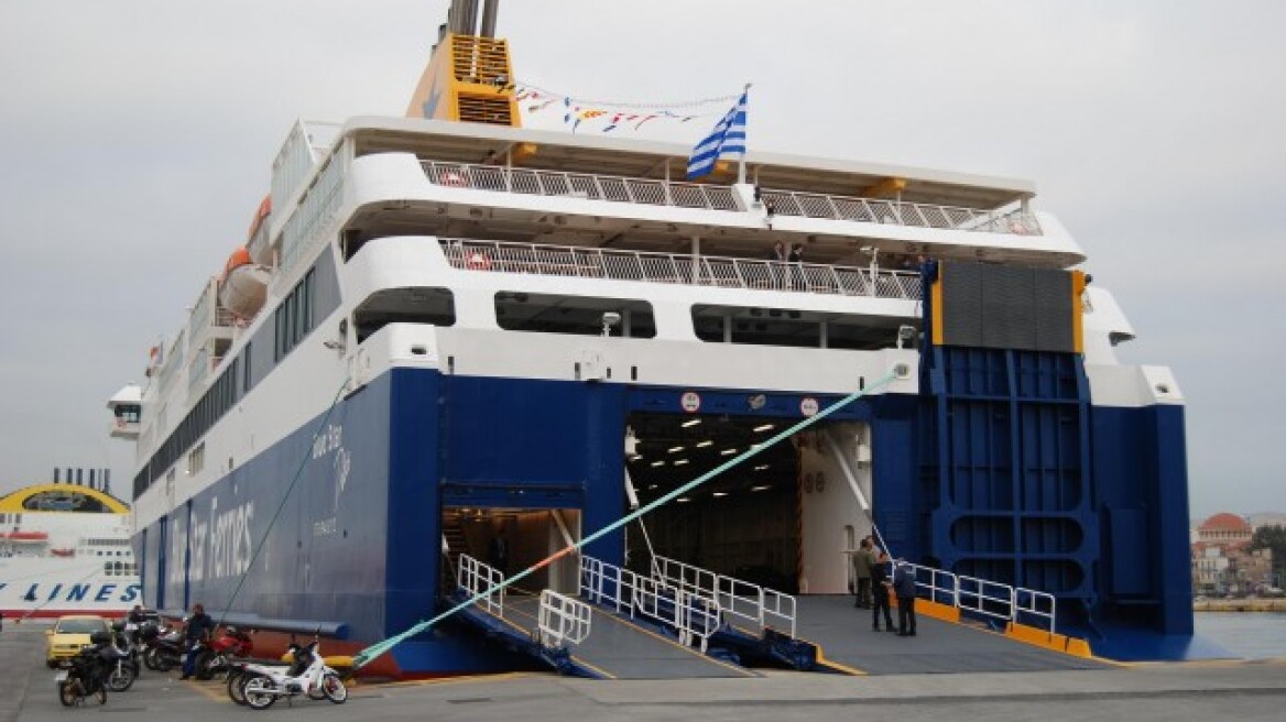 Φάρσα το τηλεφώνημα για βόμβα στο πλοίο Blue Star Δήλος