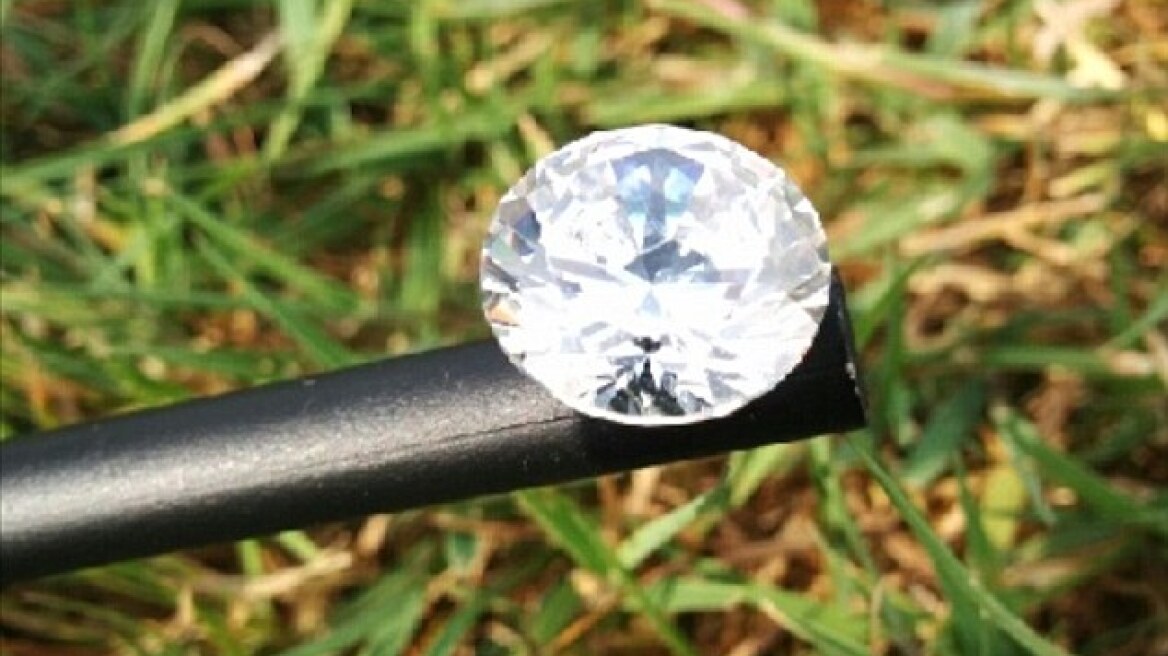 Εκτόξευσαν διαμάντι στο διάστημα - Όποιος το βρει, το κρατάει! 