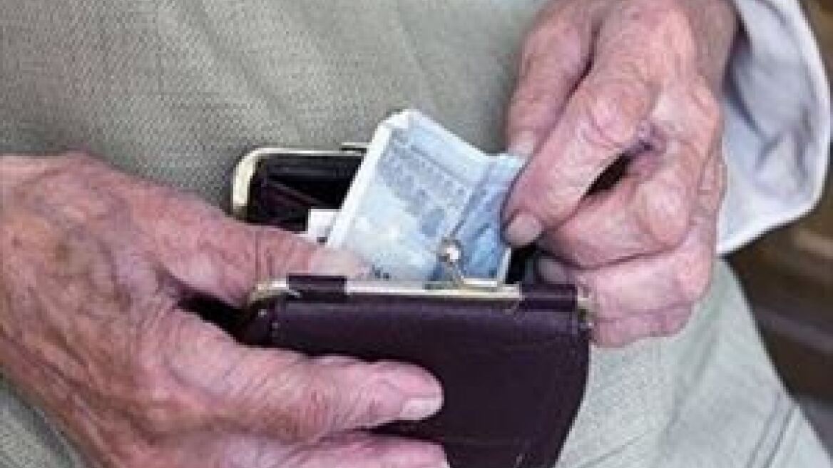 Απατεώνας «έγδυσε» 89χρονη στα Χανιά 