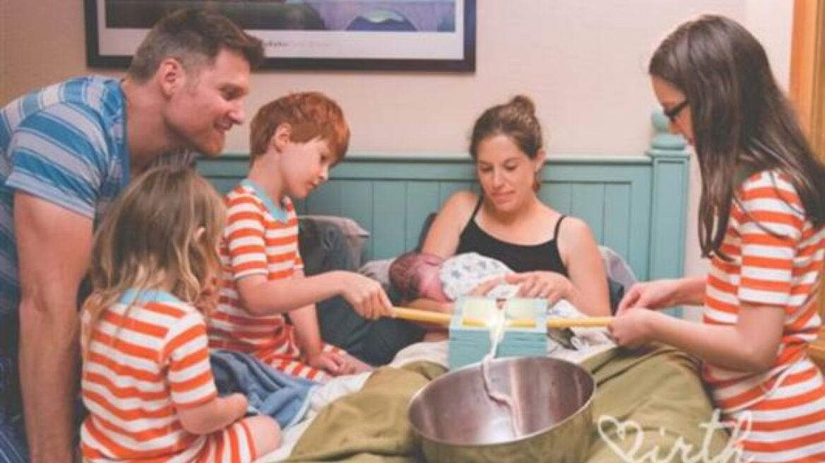 Καλιφόρνια: Νέα μόδα - Η οικογένεια «καίει» τον ομφάλιο λώρο στο σπίτι!