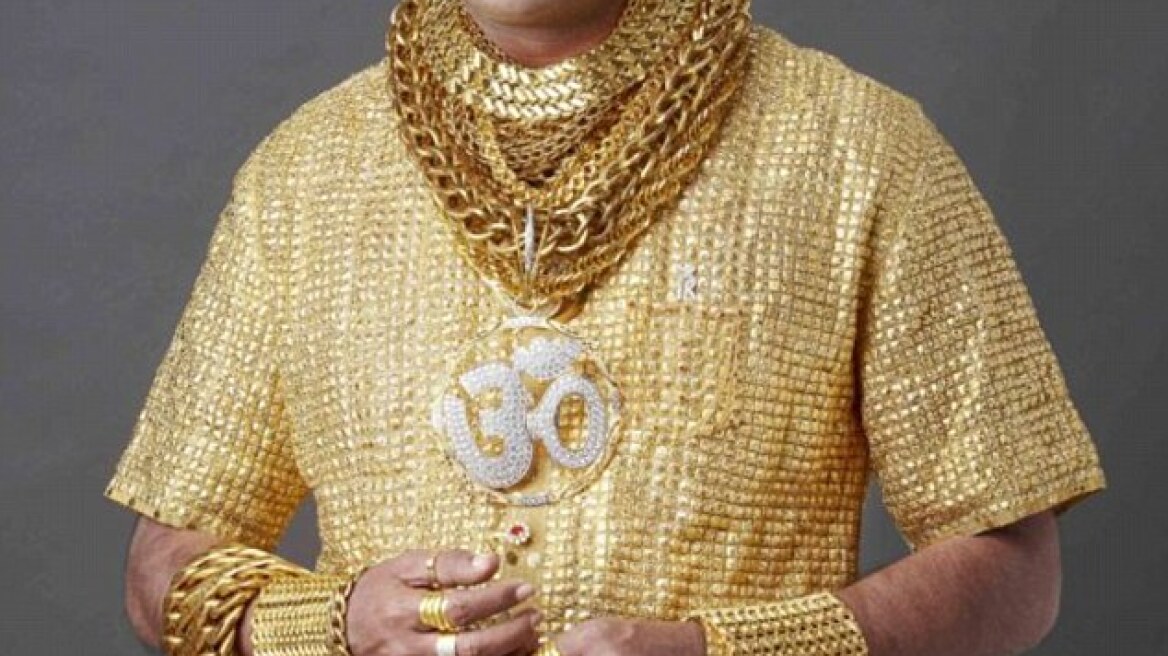 Ινδία: Μεγιστάνας έραψε πουκάμισο από χρυσό για τα γενέθλιά του!