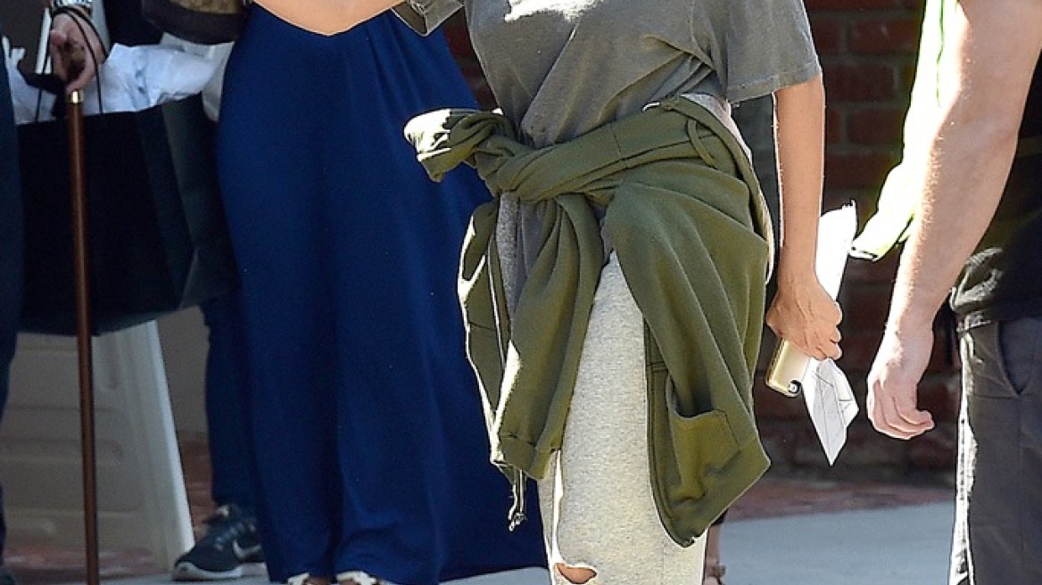 Με περιττά κιλά και πασαλειμμένη με κραγιόν η Sofia Vergara 