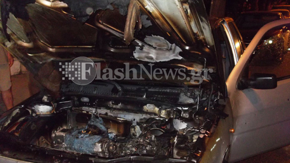 Χανιά: Αυτοκίνητο με δύο επιβάτες τυλίχθηκε στις φλόγες 