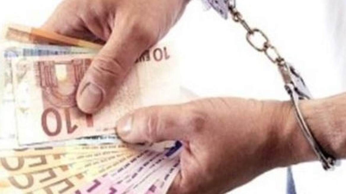 Ηράκλειο: «Χειροπέδες» για 175.000 ευρώ