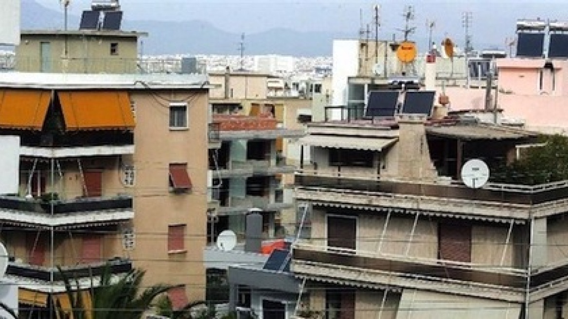 Ο φόρος ακινήτων βγάζει στο σφυρί σπίτια και οικόπεδα 