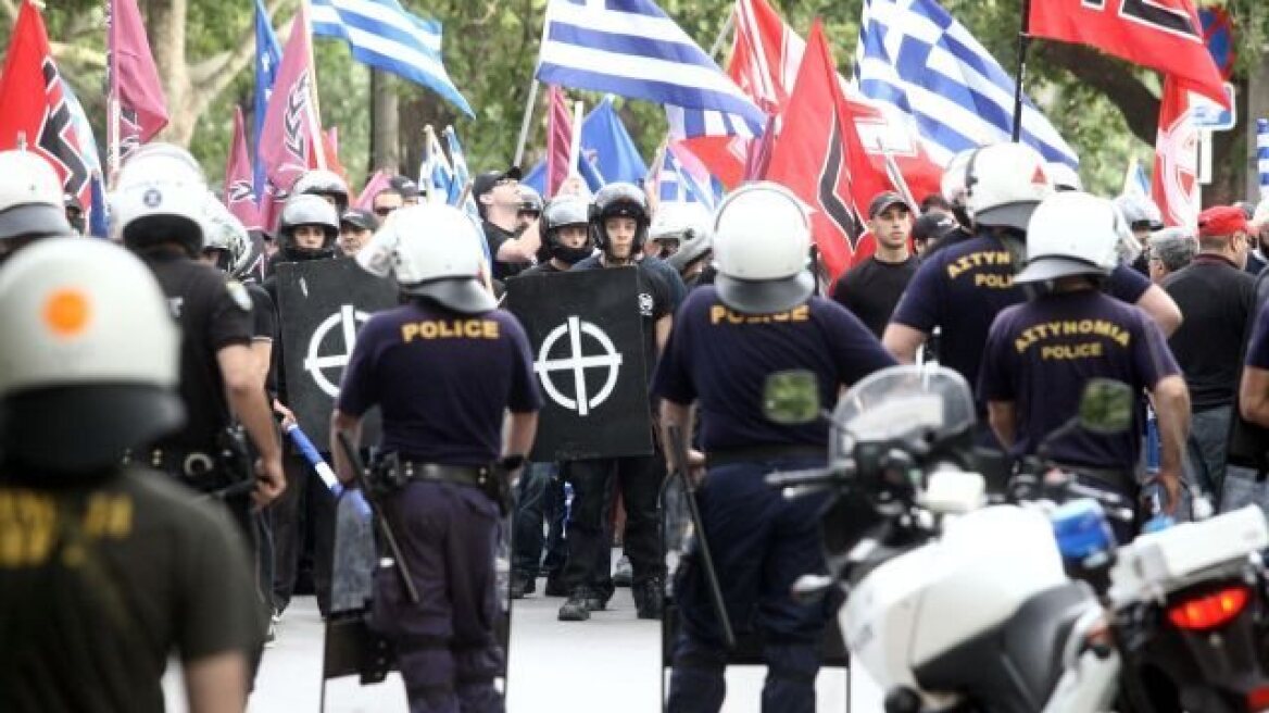 Σύνδεση της ΧΑ με επιχειρηματίες, στρατιωτικούς και αστυνομία καταγγέλλει πρώην χρυσαυγίτης