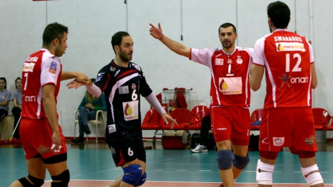 Αναγκάζουν τον Ολυμπιακό να φορέσει... πράσινα!