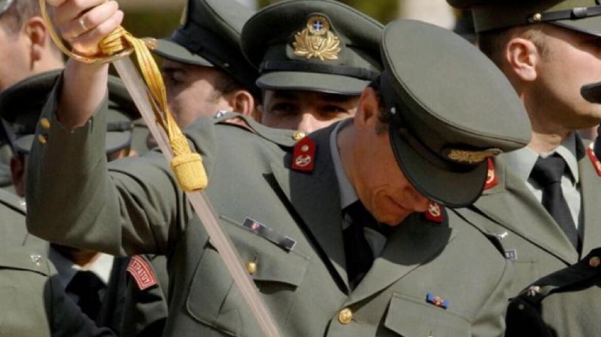 Μήνυση κατά Χαρδούβελη και Σταϊκούρα κατέθεσε η Ένωση Στρατιωτικών