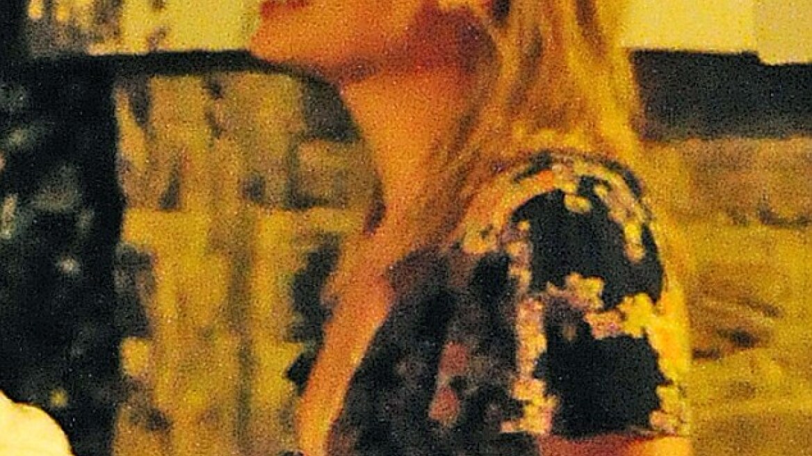 Margot Robbie: Αγκαλιές και φιλιά με τον άγνωστο σύντροφό της