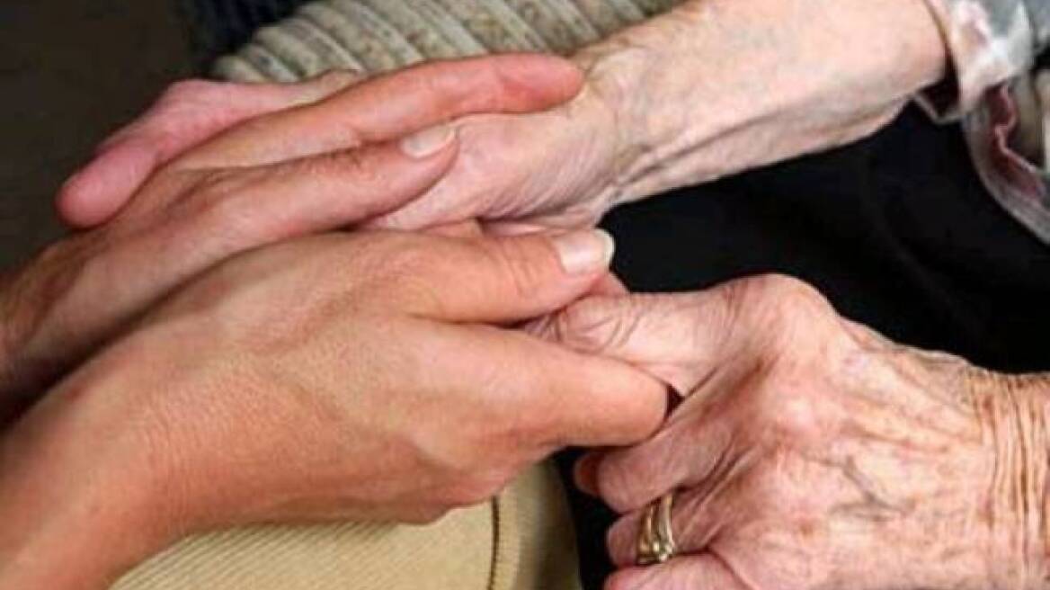 Σέρρες: Εξαπάτησαν ηλικιωμένη και της άρπαξαν τα χρυσαφικά 