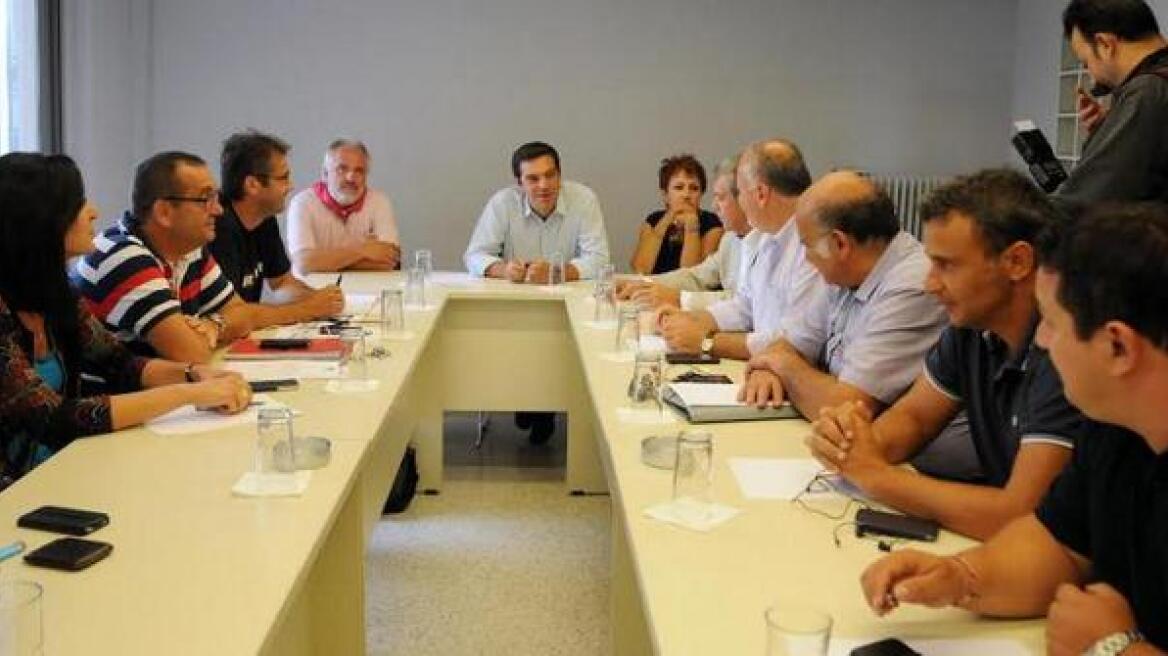 Συνάντηση Τσίπρα με ΓΣΕΕ - ΑΔΕΔΥ: Δέσμευση ΣΥΡΙΖΑ για επαναφορά κατώτατου μισθού 