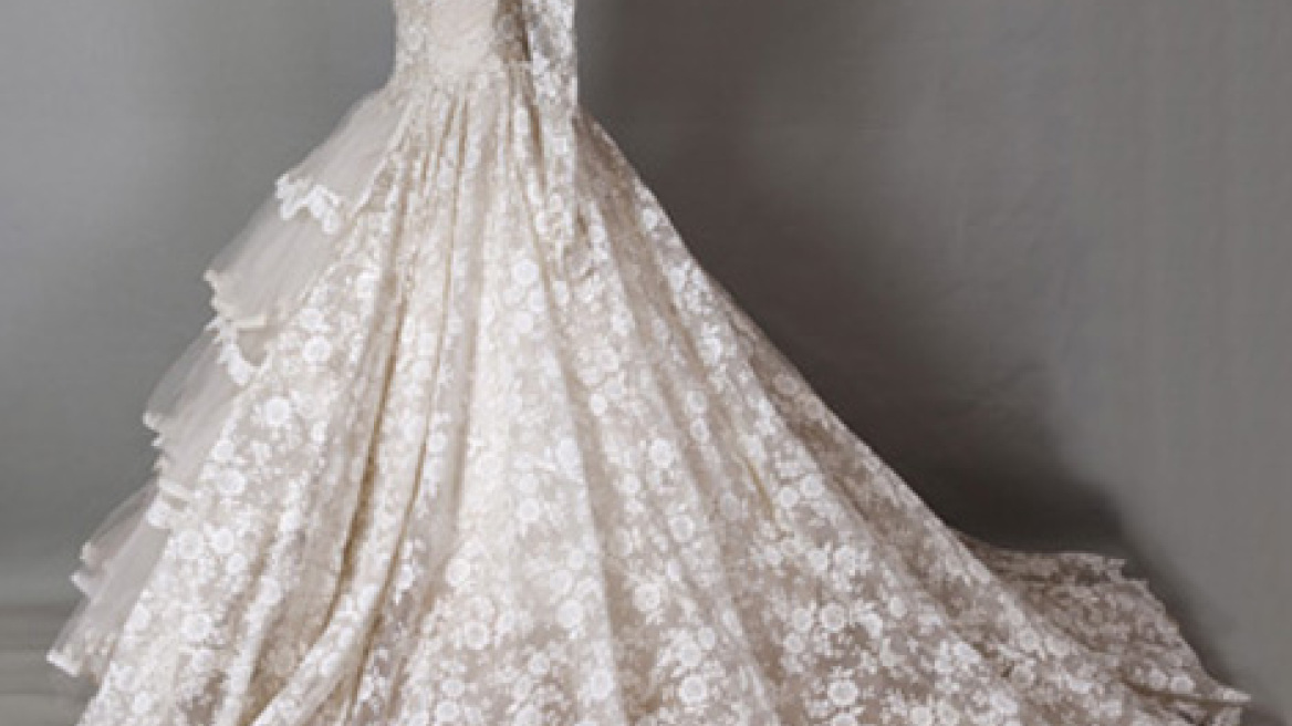 «Νύφες» στο Νάυπλιο: Παράδοση και μόδα στην Ελλάδα