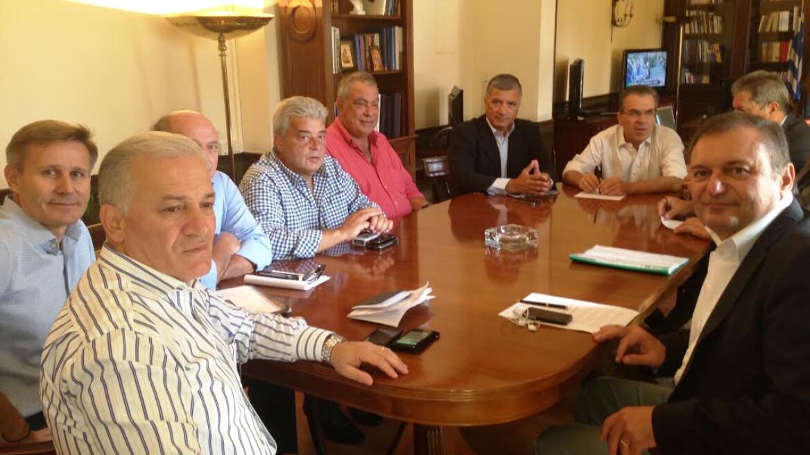 Συνάντηση στελεχών του Κινήματος Ανατροπής στην Αυτοδιοίκηση με τον Αργ. Ντινόπουλο