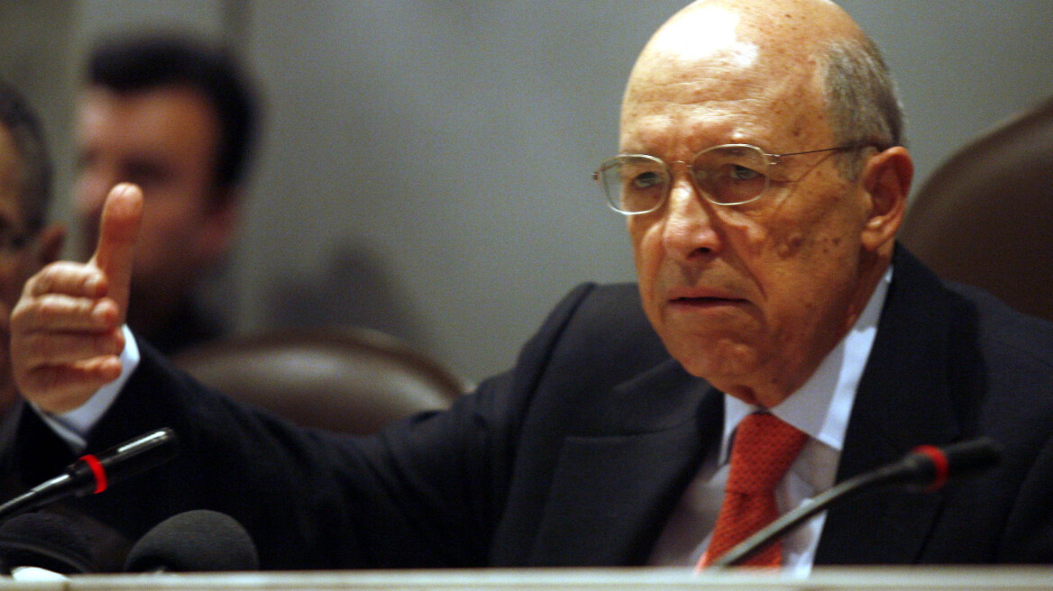 Ο Σημίτης παρεμβαίνει στην κρίση του ΠΑΣΟΚ