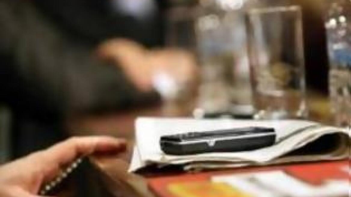 Ηράκλειο: Συνελήφθησαν δύο Ρουμάνοι που «ξάφριζαν» κινητά από καφετέριες