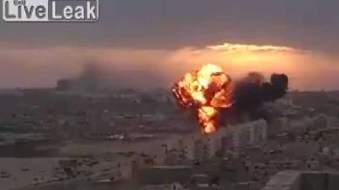 Βίντεο: Η στιγμή της συντριβής μαχητικού αεροσκάφους στη Λιβύη