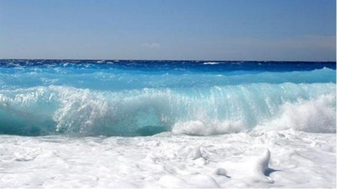 Σύρος: 82χρονος υπέστη καρδιακό επεισόδιο την ώρα που κολυμπούσε