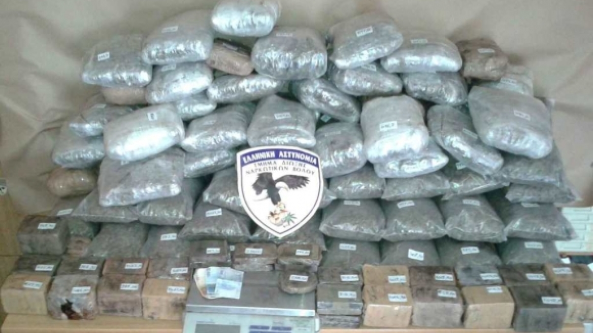 Βόλος: 61χρονος έκρυβε στο σπίτι του 87 κιλά χασίς