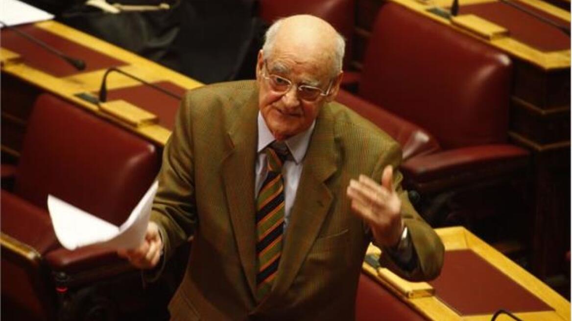 «Μπάχαλο» η Βουλή με σχόλιο Κακλαμάνη για τις γυναίκες βουλευτές