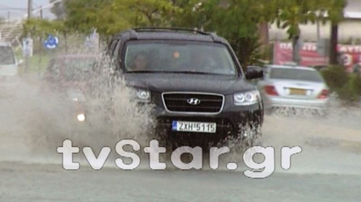 «Πνίγηκε» η Ερέτρια από το σημερινό μπουρίνι