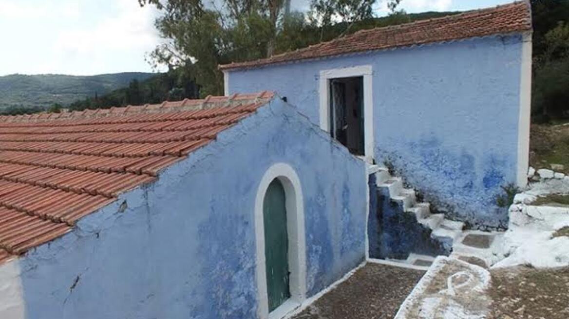 Κεφαλονιά: Το «γαλάζιο σπίτι» στον Αθέρα μοναδική κληρονομιά μιας άλλης εποχής!