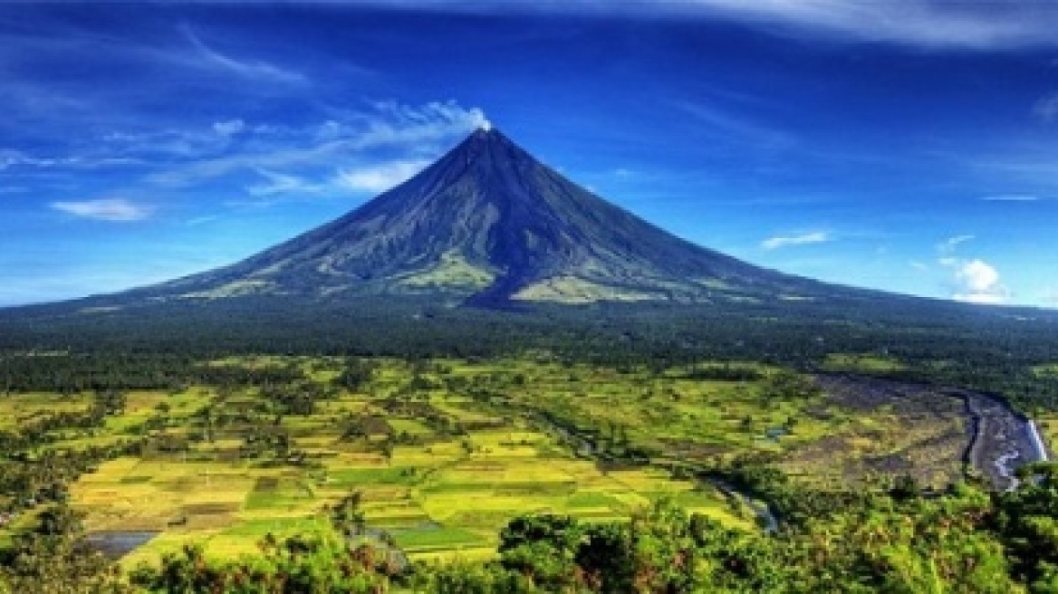 Φιλιππίνες: Χιλιάδες εγκατέλειψαν τις εστίες τους υπό το φόβο έκρηξης υφαιστείου