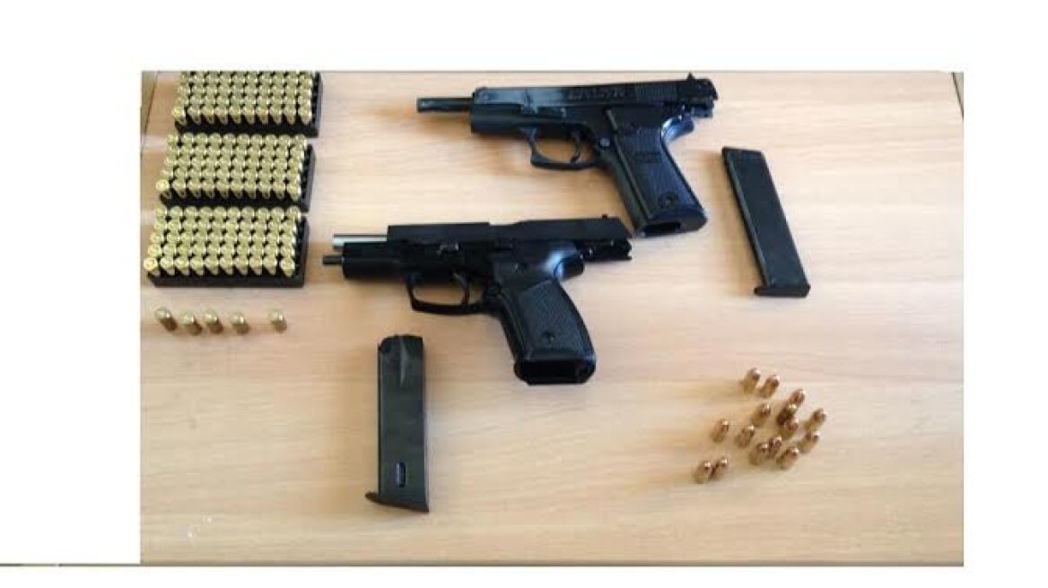 Λευκάδα: Είχε στο σπίτι του δυο παράνομα πιστόλια