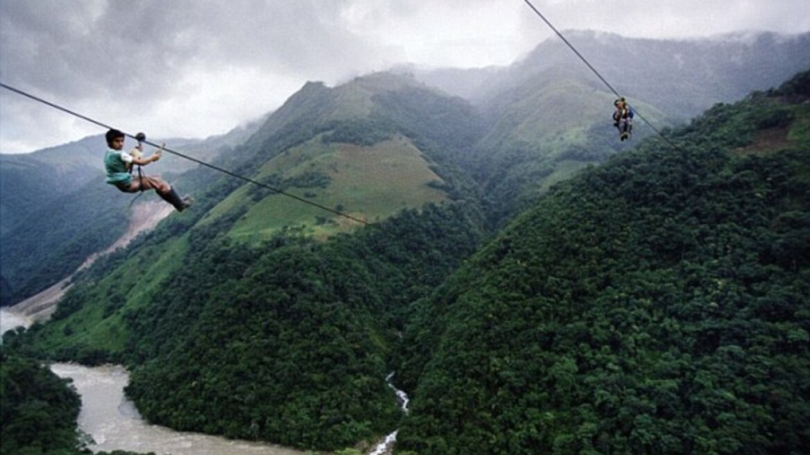Δείτε τα πιο επικίνδυνα μονοπάτια παγκοσμίως που ακολουθούν παιδιά για να πάνε σχολείο!