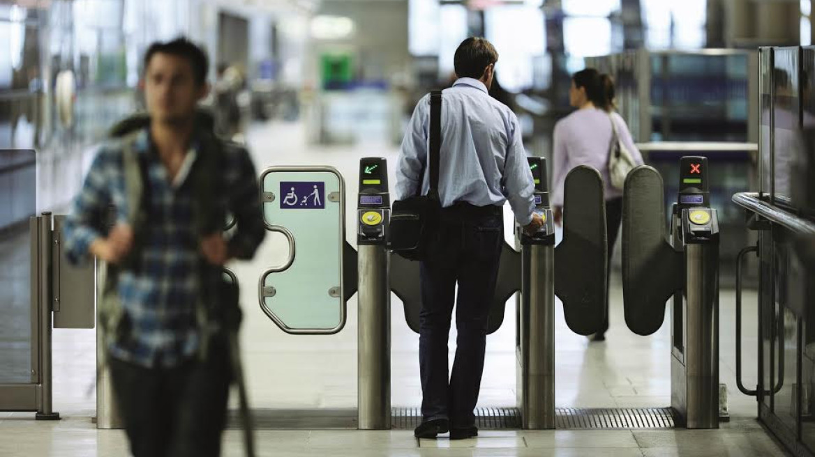 Ανέπαφες πληρωμές με κάρτες και smartphones στο μετρό 
