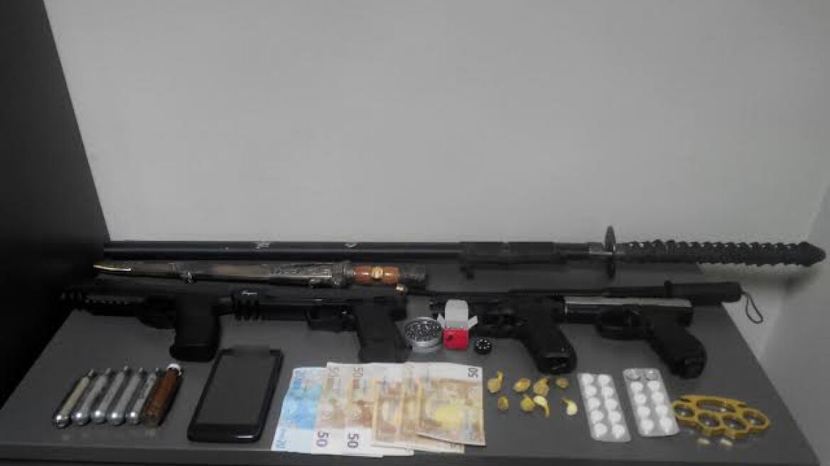 Μυτιλήνη: 20χρονη με όπλα διακινούσε «σκληρά» ναρκωτικά