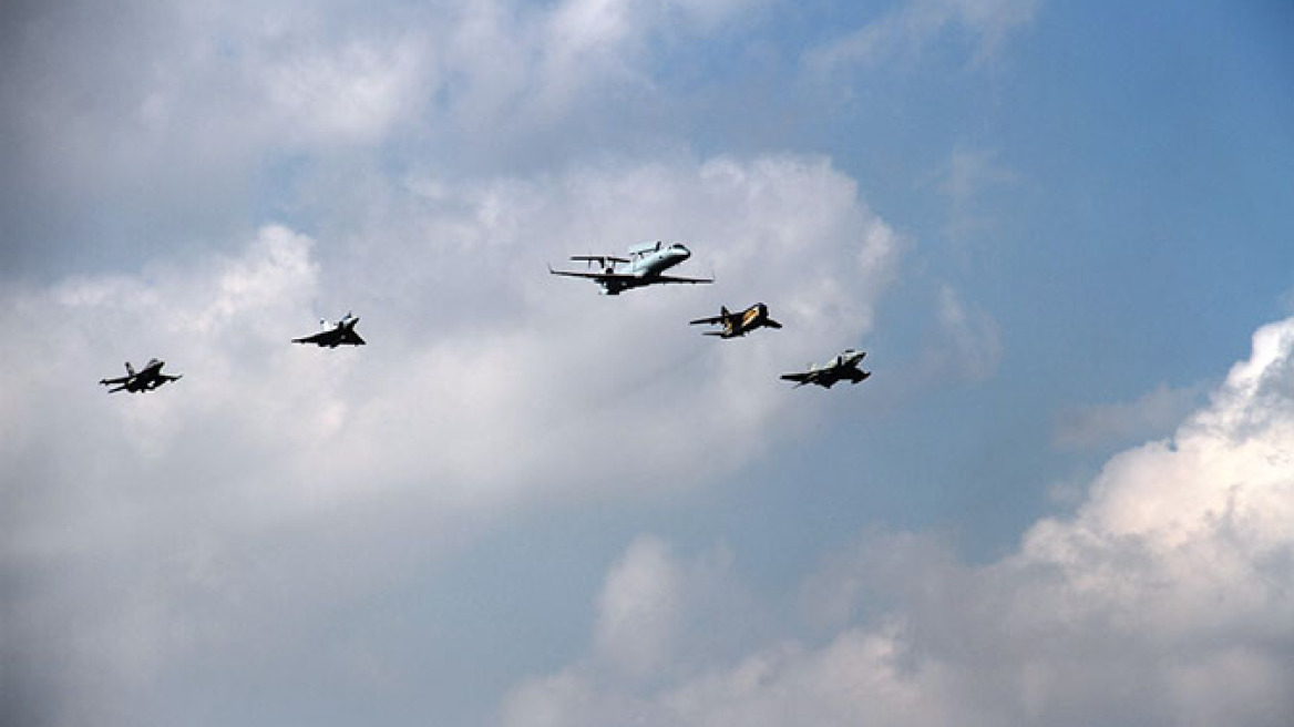 Εντυπωσιακό βίντεο: Η τελική φάση της στρατιωτικής άσκησης «Παρμενίων»