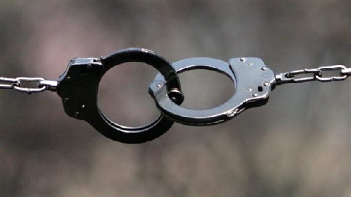 Βόλος: Άρπαζε τσάντες και έκλεβε ό,τι έβρισκε μπροστά του