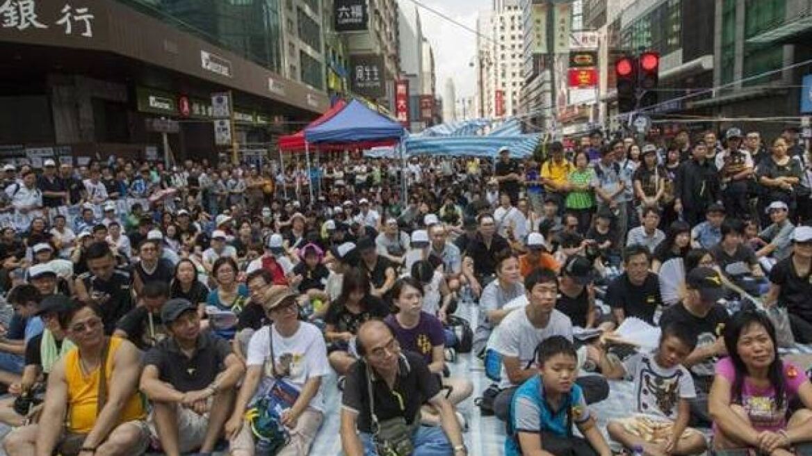 Κυβερνήτης Χονγκ Κονγκ: Η αστυνομία θα κάνει τα πάντα για την υπεράσπιση της δημοκρατίας