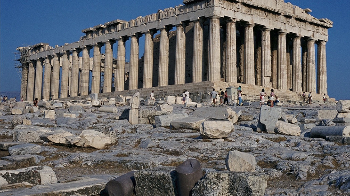 Ζημιές σε μεσαιωνικό τοιχίο στον Παρθενώνα από Ρώσους αθλητές του parkour